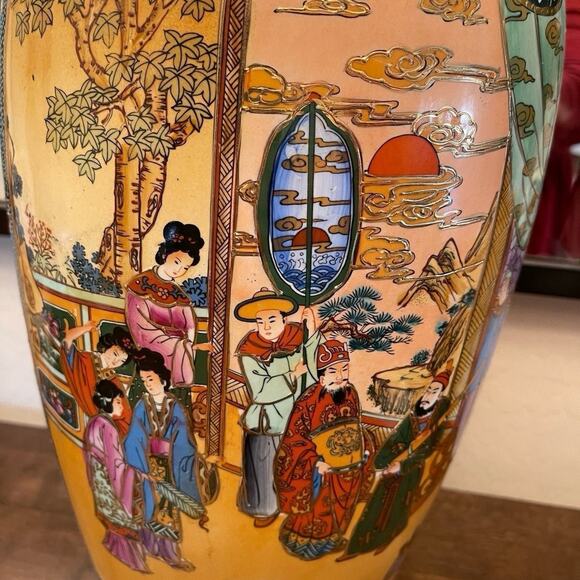 Magnificent Satsuma  Japanese ornate vase Geisha scenery 24” giant STUNNING - Picture 13 of 13